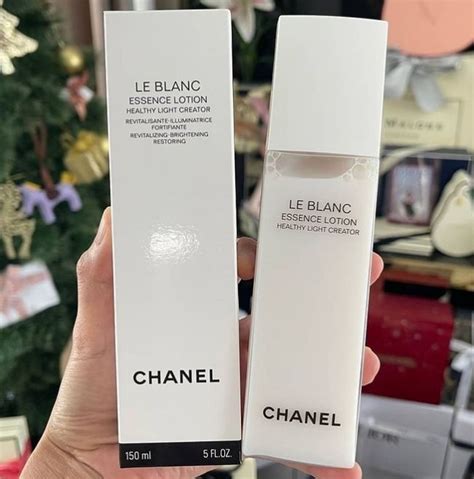 chanel le blanc essence